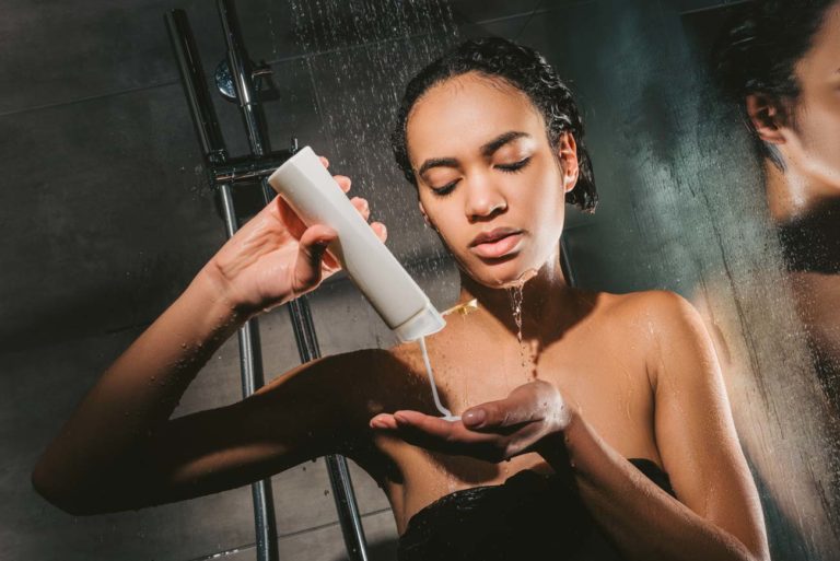 Pourquoi utiliser un savon plutôt qu’un gel douche?