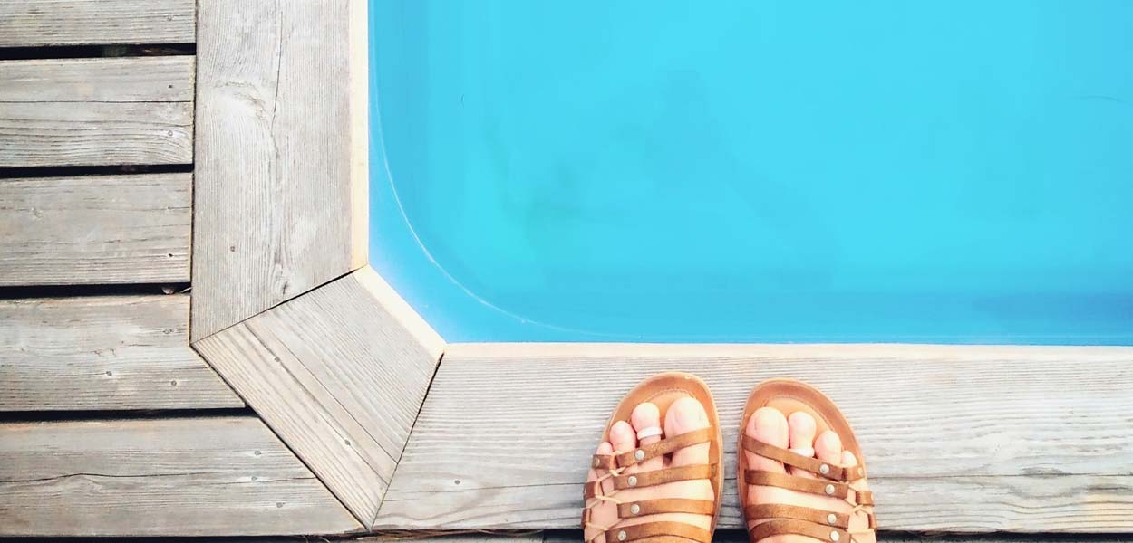 bien entretenir le bois de ma piscine