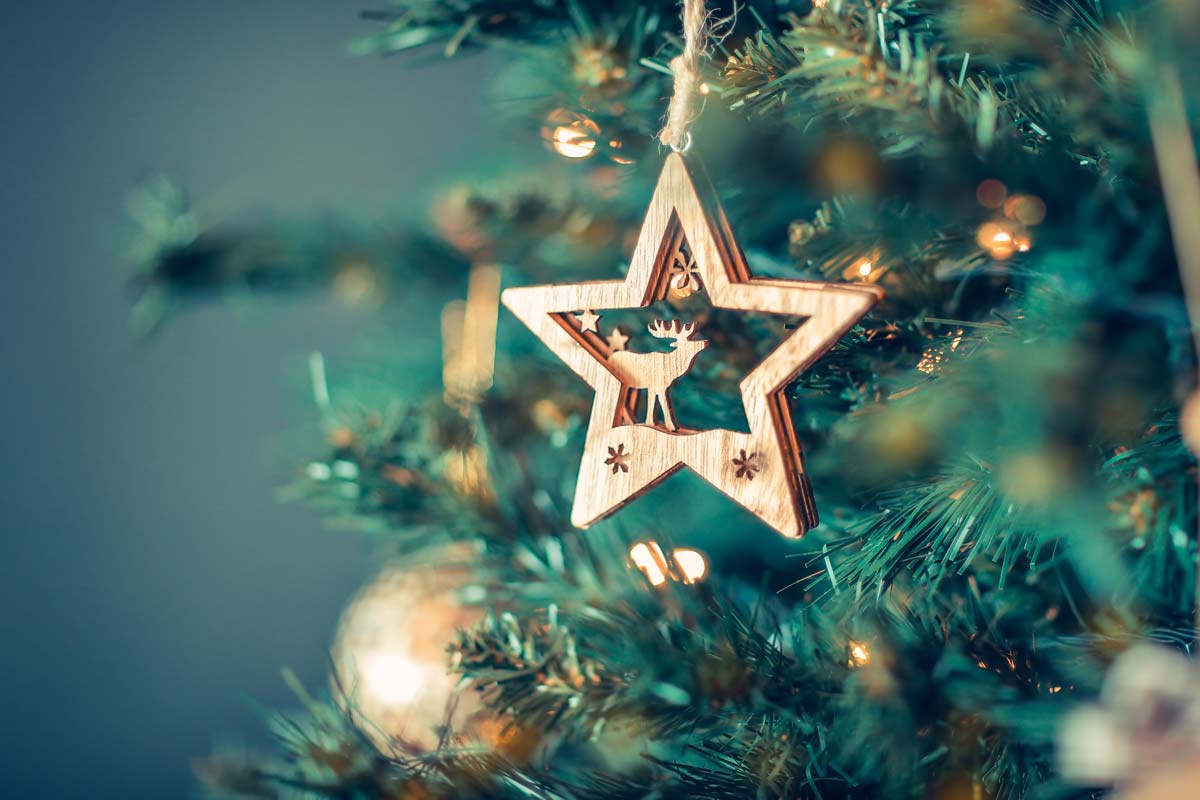Décorer votre sapin de Noël en mode DIY