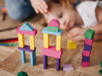 des jouets en bois pour bébé