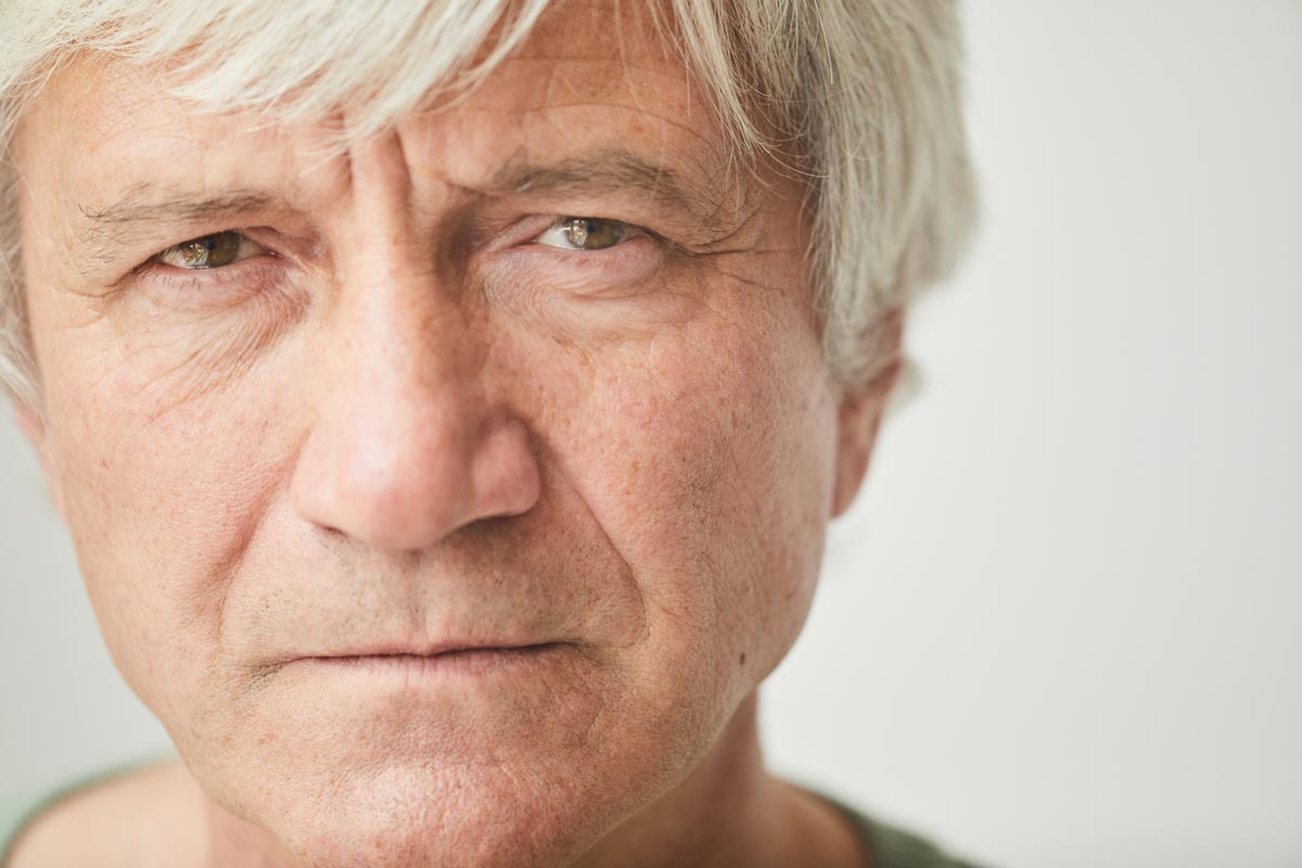 Quels aliments peuvent aider à combattre les cheveux blancs ?