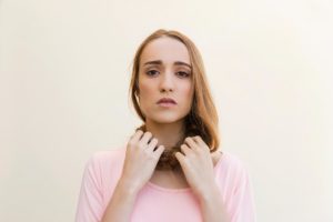 Comment éliminer naturellement vos pellicules ?