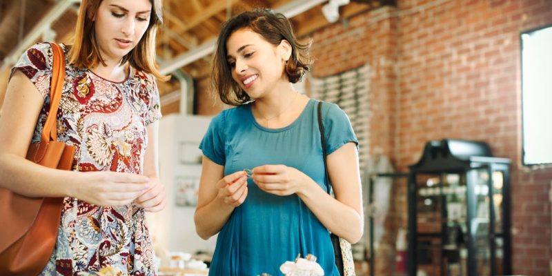 des meubles pas chers pour votre boutique