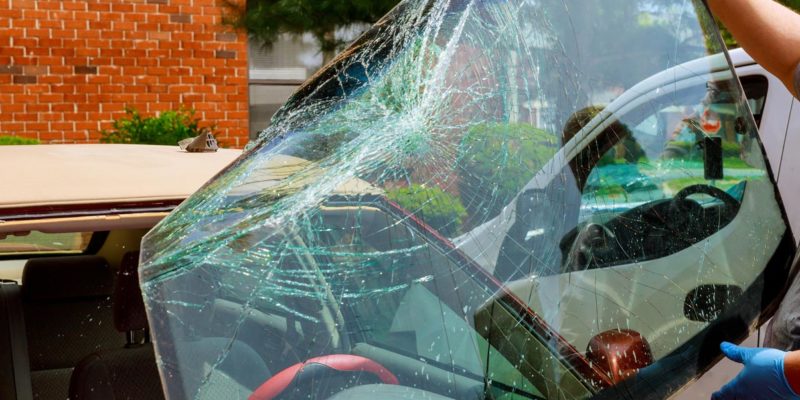 quand faut-il remplacer le pare-brise d'une voiture ?