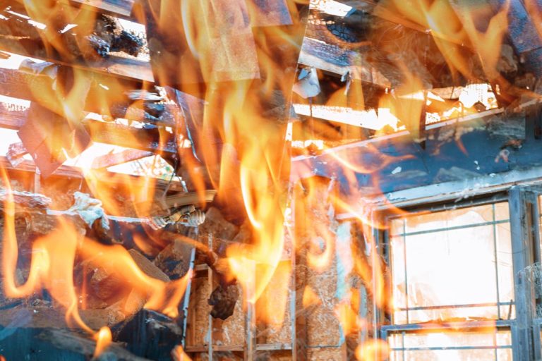 Contre expertise incendie : en quoi consiste-t-elle ?
