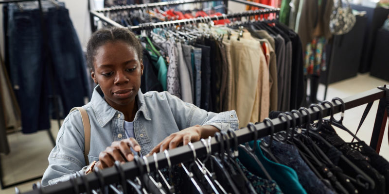 acheter vos vêtements dans une friperie