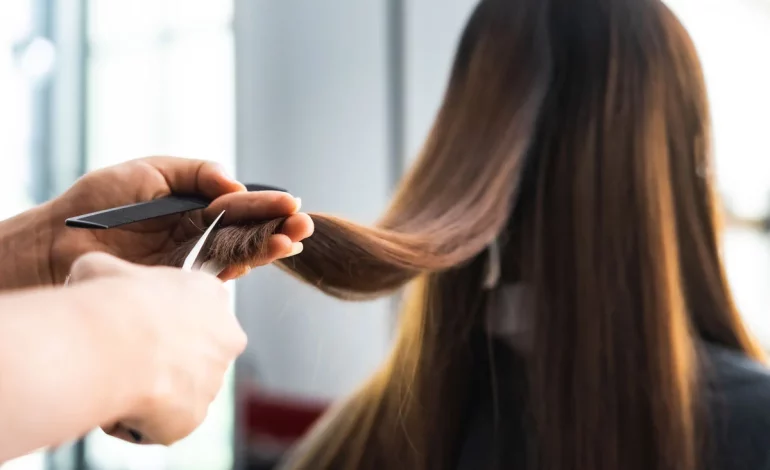 Découvrez quand se couper les cheveux pour une pousse maximale