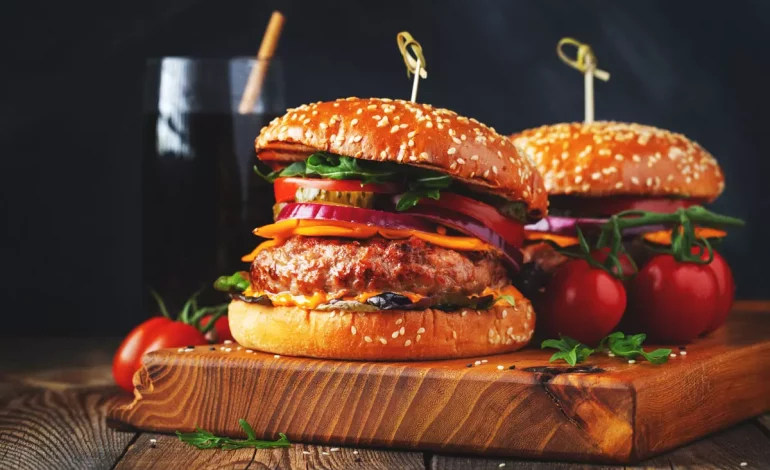 Burgers maison : les 3 meilleures recettes ultra-simples à cuisiner