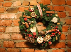 DIY : créez facilement votre couronne de Noël naturelle
